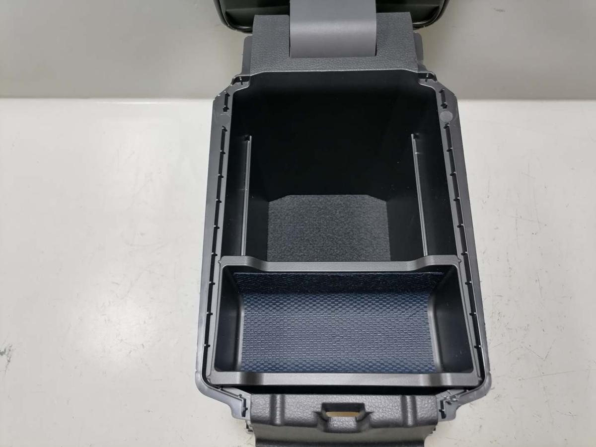Mitsubishi Eclipse Cross original Mittelarlehen vorn Leder Schwarz Bj.2023
